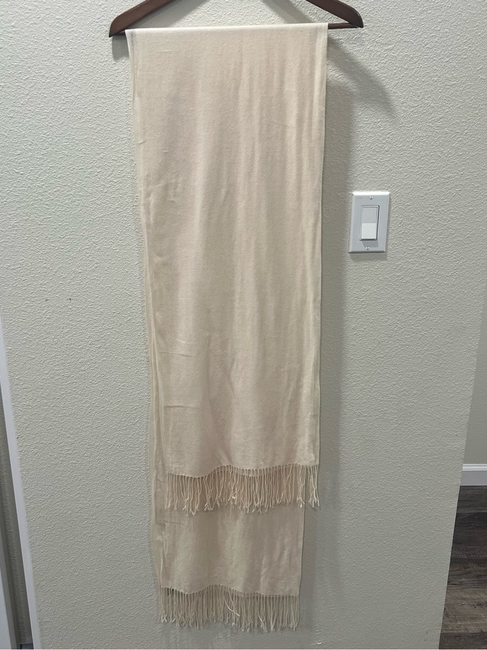 Nordstrom Women's Cashmere Scarf Cream Large Rectangle Fringe Trim Soft Cozy